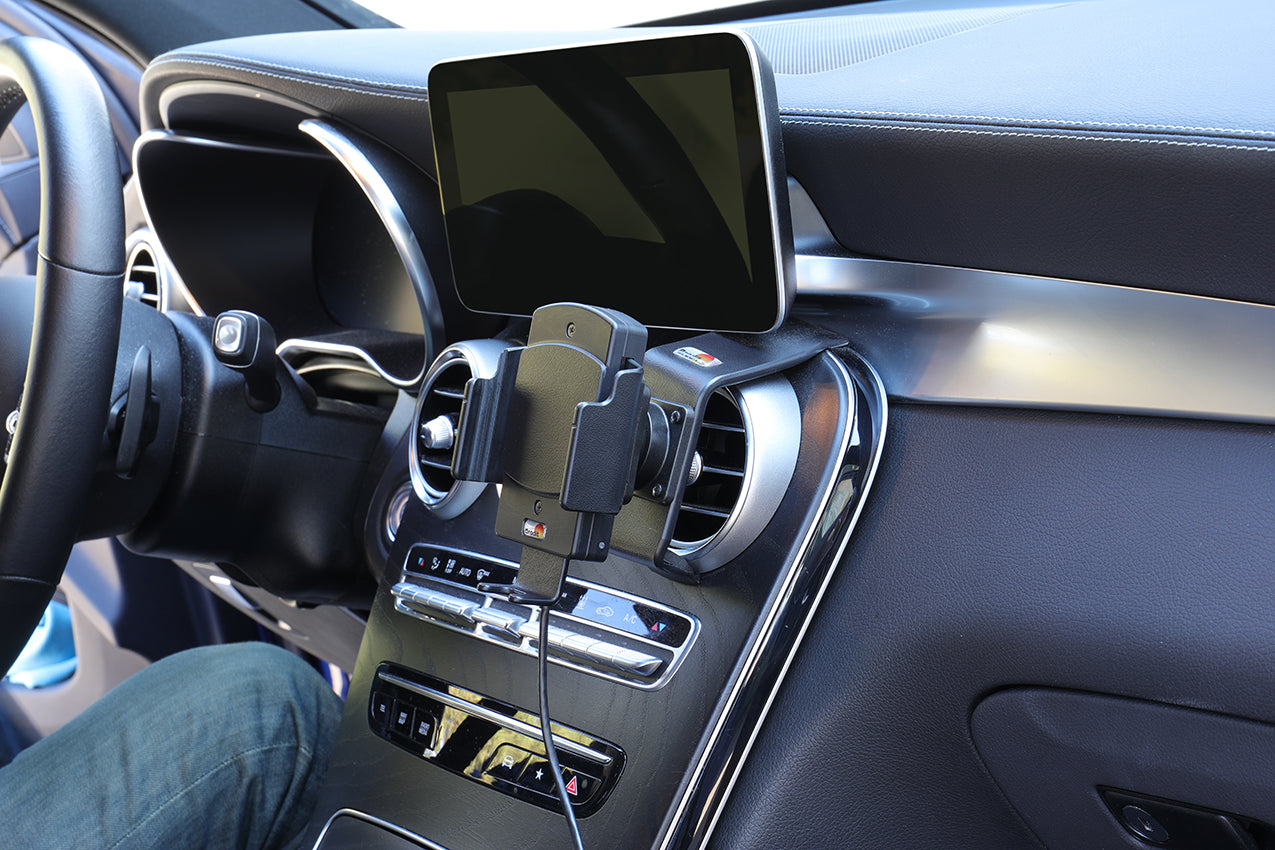 718300 - Qi vezeték nélküli aktív tartó szivargyújtóval