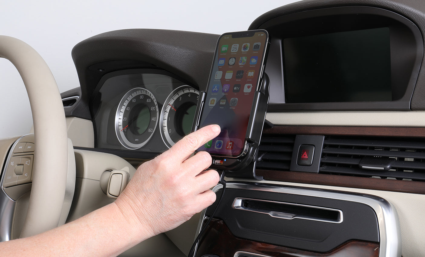 718236 - Qi vezeték nélküli aktív tartó szivargyújtóval