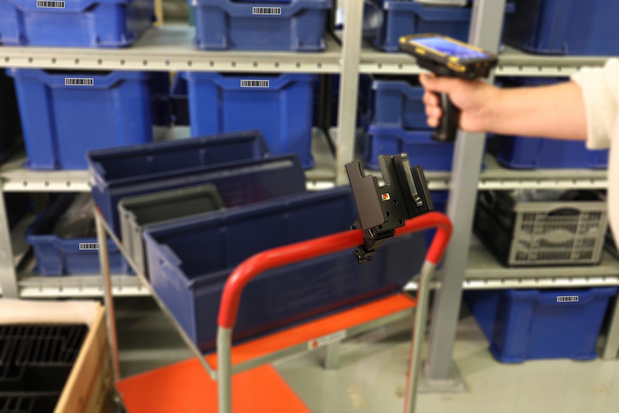 711440 - Passzív tartó csuklóval