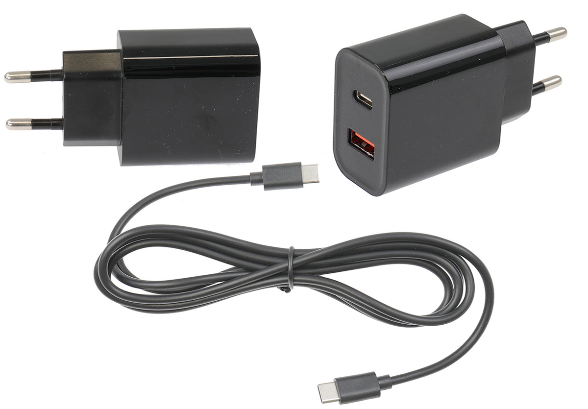945084 - EU Fali töltő adapter USB A+C 2m type C-C kábellel
