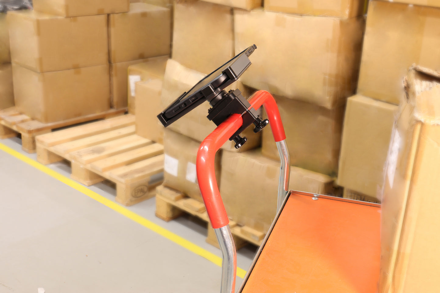 711002 - Passzív tartó csuklóval