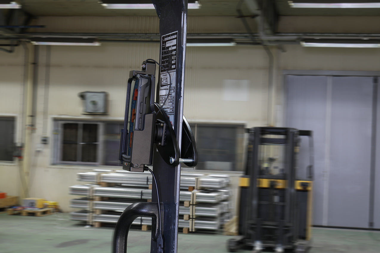 735306 - Zárható tartó kulccsal