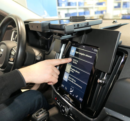 216154 - USB-C kábellel. 2 USB port Type-A és Típe-C. Csuklóval