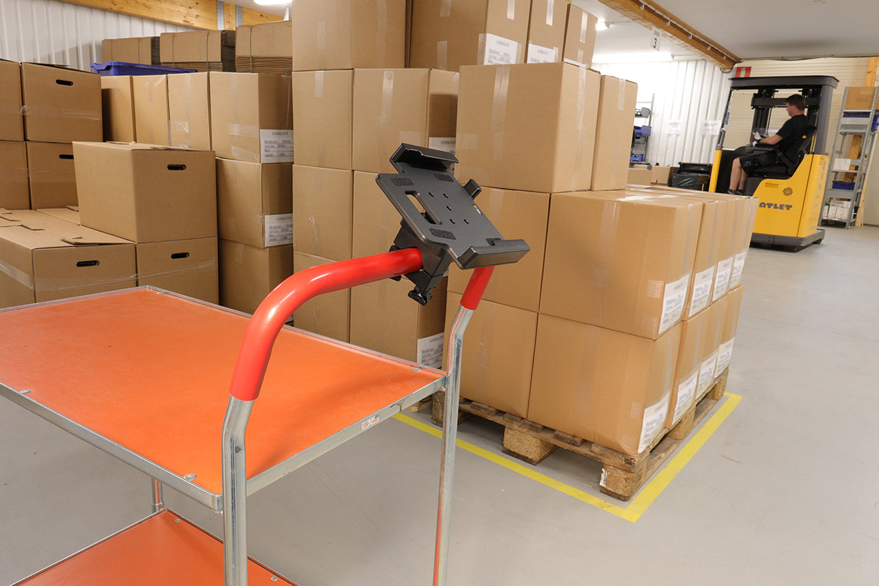 711002 - Passzív tartó csuklóval