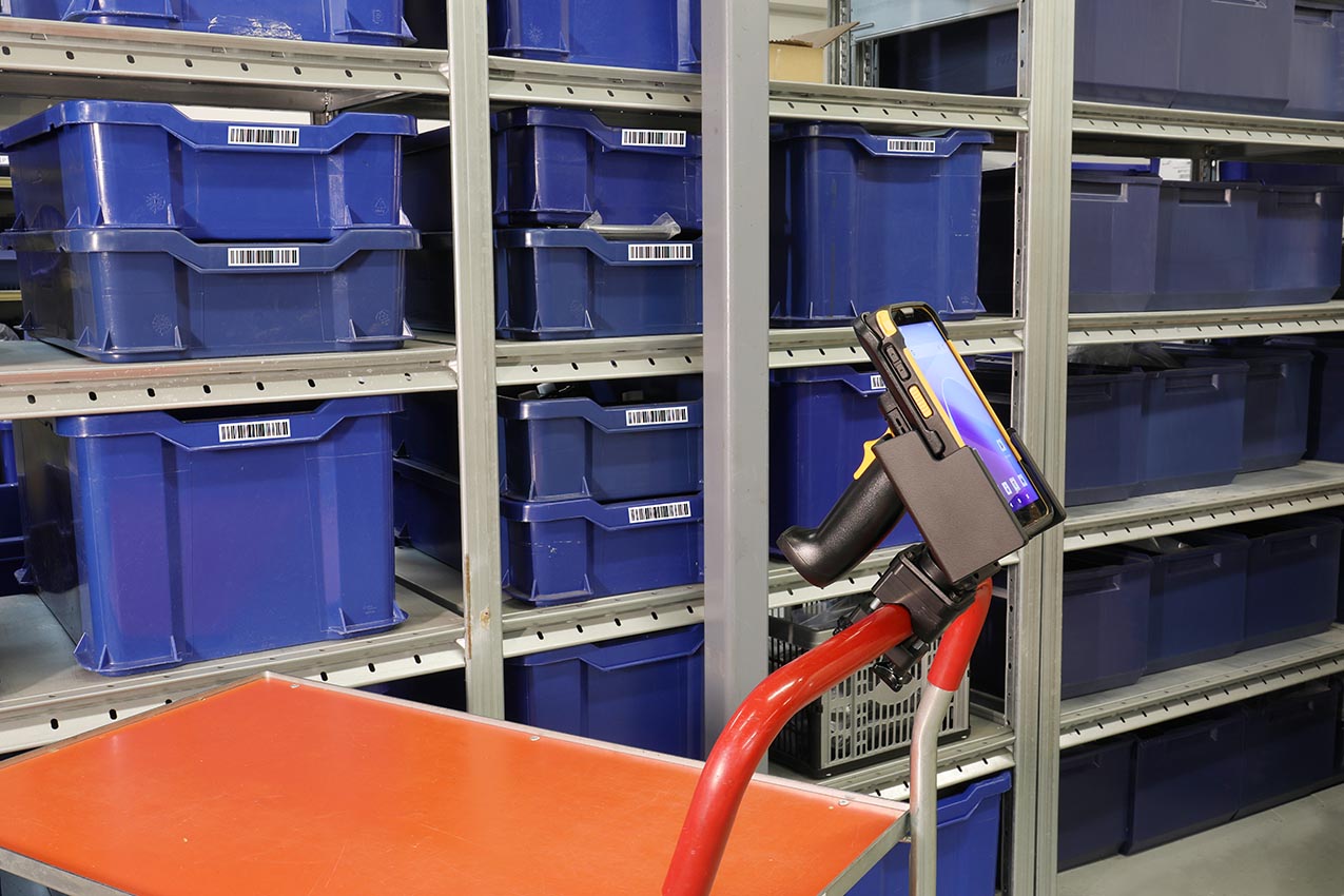 711440 - Passzív tartó csuklóval